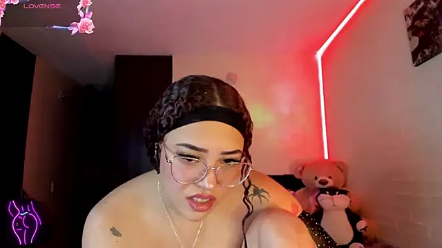 Snapshot of Lizz_martins chatting on 29, 10, 2025 Lizz martins online show from 29, 10, 2025