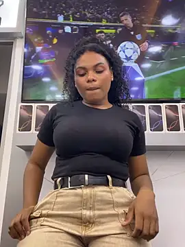 Snapshot of Valerii_smithh chatting on 25, 11, 2025 Valerii smithh online show from 25, 11, 2025