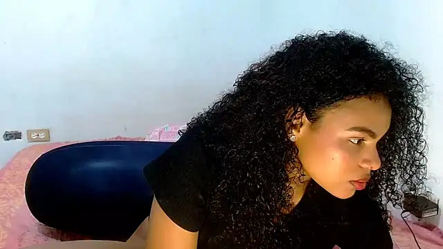 Snapshot of Valerii_smithh chatting on 2, 12, 2025 Valerii smithh online show from 2, 12, 2025