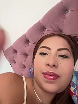 Emily Joee online show from 25, 10, 2025