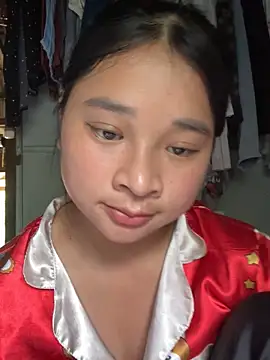 Snapshot of Linh-xxx chatting on 31, 10, 2025 Linh-xxx online show from 31, 10, 2025