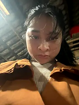 Linh-xxx online show from 10, 11, 2025