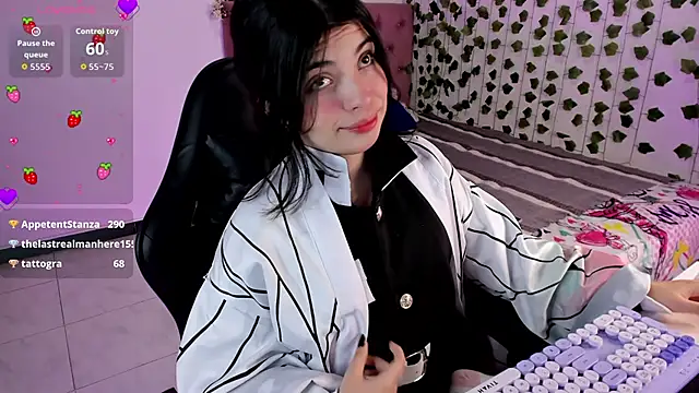 Snapshot of selina_lovers_ chatting on 3, 11, 2025 selina lovers online show from 3, 11, 2025