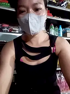 Snapshot of nat-tri chatting on 26, 10, 2025 nat-tri online show from 26, 10, 2025