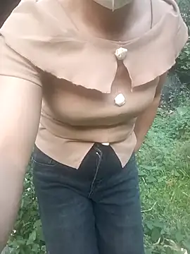 Snapshot of nat-tri chatting on 30, 10, 2025 nat-tri online show from 30, 10, 2025