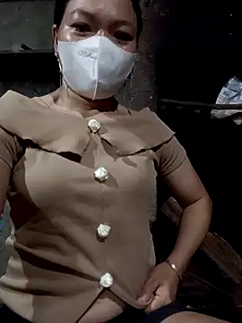 Snapshot of nat-tri chatting on 11, 11, 2025 nat-tri online show from 11, 11, 2025