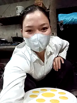 Snapshot of nat-tri chatting on 20, 11, 2025 nat-tri online show from 20, 11, 2025