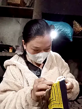 Snapshot of nat-tri chatting on 23, 11, 2025 nat-tri online show from 23, 11, 2025