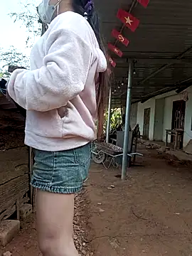 Snapshot of nat-tri chatting on 2, 12, 2025 nat-tri online show from 2, 12, 2025