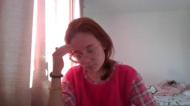 Snapshot of LuckySLove chatting on 8, 4, 2026 LuckySLove online show from 8, 4, 2026