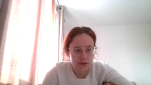 Snapshot of LuckySLove chatting on 15, 5, 2026 LuckySLove online show from 15, 5, 2026