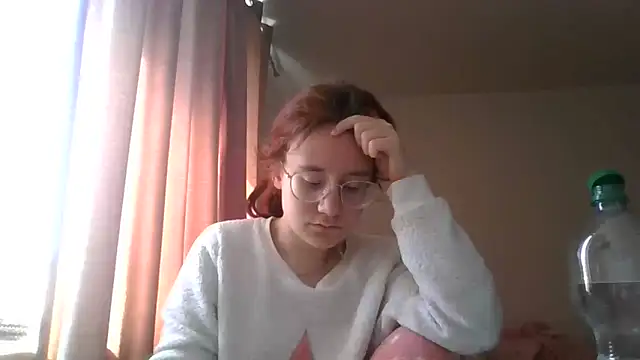 Snapshot of LuckySLove chatting on 25, 5, 2026 LuckySLove online show from 25, 5, 2026