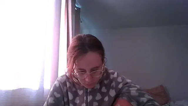 Snapshot of LuckySLove chatting on 27, 5, 2026 LuckySLove online show from 27, 5, 2026