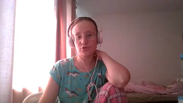 Snapshot of LuckySLove chatting on 16, 7, 2026 LuckySLove online show from 16, 7, 2026