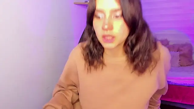 Emily Lindey online show from 21, 10, 2025