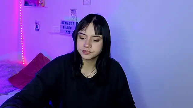 Emily Lindey online show from 28, 3, 2026