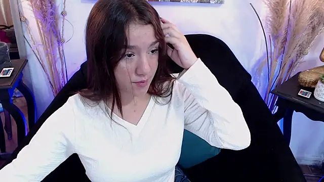 Snapshot of ZharaGag_on_u chatting on 2, 11, 2025 ZharaGag on u online show from 2, 11, 2025