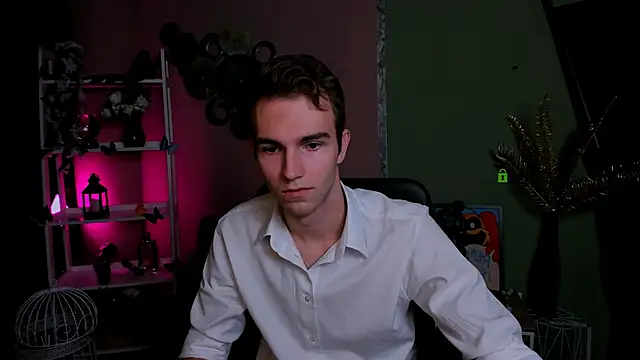 Snapshot of astren_villo chatting on 18, 11, 2025 astren villo online show from 18, 11, 2025