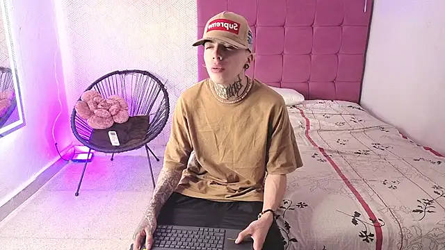 lily and wan online show from 2, 11, 2025