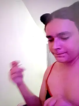 Snapshot of La-Gatiita-trans chatting on 15, 10, 2025 La-Gatiita-trans online show from 15, 10, 2025