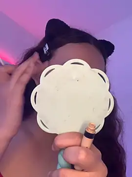 Snapshot of La-Gatiita-trans chatting on 7, 11, 2025 La-Gatiita-trans online show from 7, 11, 2025