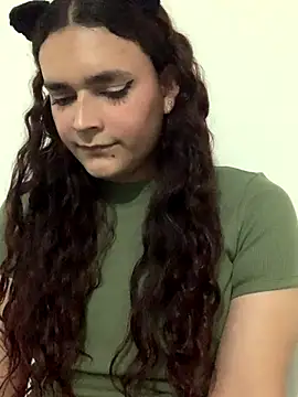 Snapshot of La-Gatiita-trans chatting on 5, 12, 2025 La-Gatiita-trans online show from 5, 12, 2025