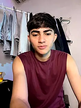 Snapshot of cristalxxx_hott chatting on 25, 10, 2025 cristalxxx hott online show from 25, 10, 2025