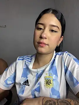 Snapshot of cristalxxx_hott chatting on 10, 11, 2025 cristalxxx hott online show from 10, 11, 2025