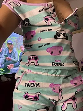 Snapshot of cristalxxx_hott chatting on 2, 12, 2025 cristalxxx hott online show from 2, 12, 2025