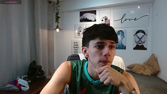 AmethystShadow17 online show from 4, 12, 2025