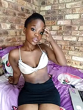 Snapshot of TinyThick chatting on 5, 11, 2025 TinyThick online show from 5, 11, 2025