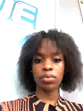 Snapshot of TinyThick chatting on 15, 11, 2025 TinyThick online show from 15, 11, 2025
