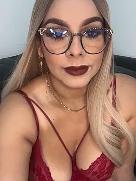 Snapshot of BBWCami_ chatting on 18, 10, 2025 BBWCami online show from 18, 10, 2025