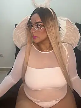 Snapshot of BBWCami_ chatting on 29, 10, 2025 BBWCami online show from 29, 10, 2025