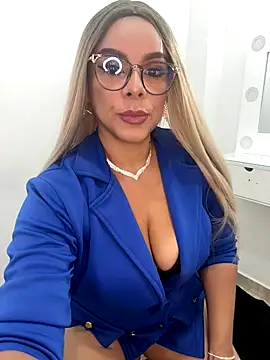 Snapshot of BBWCami_ chatting on 1, 11, 2025 BBWCami online show from 1, 11, 2025