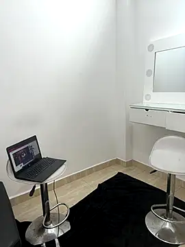 Snapshot of BBWCami_ chatting on 4, 11, 2025 BBWCami online show from 4, 11, 2025