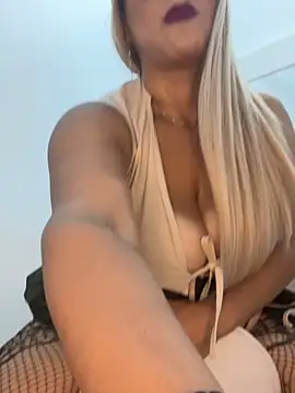 Snapshot of BBWCami_ chatting on 13, 11, 2025 BBWCami online show from 13, 11, 2025