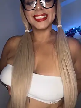 Snapshot of BBWCami_ chatting on 28, 11, 2025 BBWCami online show from 28, 11, 2025