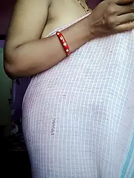 Snapshot of Juhi512 chatting on 4, 11, 2025 Juhi512 online show from 4, 11, 2025