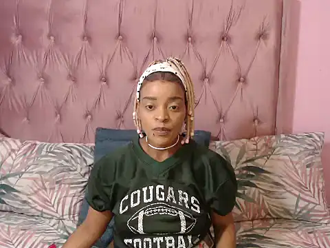 Snapshot of fifiqueen25 chatting on 24, 10, 2025 fifiqueen25 online show from 24, 10, 2025