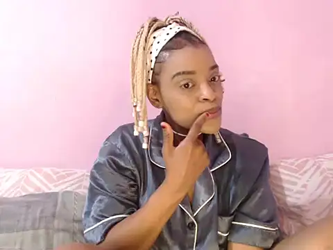 Snapshot of fifiqueen25 chatting on 26, 10, 2025 fifiqueen25 online show from 26, 10, 2025