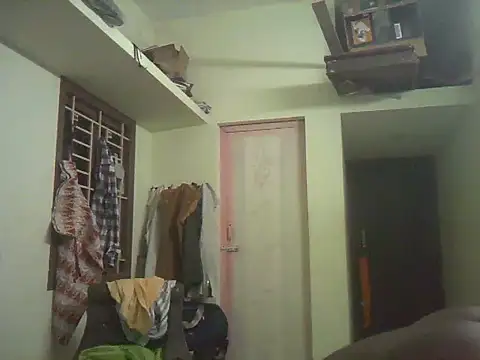 Snapshot of Vickyins480000 chatting on 10, 11, 2025 Vickyins480000 online show from 10, 11, 2025