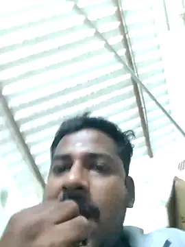 Snapshot of Vickyins480000 chatting on 19, 11, 2025 Vickyins480000 online show from 19, 11, 2025