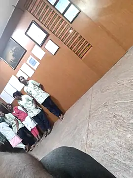 Snapshot of Vickyins480000 chatting on 24, 11, 2025 Vickyins480000 online show from 24, 11, 2025