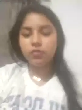 Snapshot of angie_hott chatting on 4, 12, 2025 angie hott online show from 4, 12, 2025