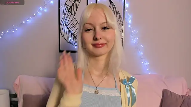 Snapshot of AdeleSilver chatting on 31, 10, 2025 AdeleSilver online show from 31, 10, 2025