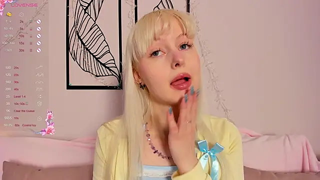 Snapshot of AdeleSilver chatting on 26, 11, 2025 AdeleSilver online show from 26, 11, 2025