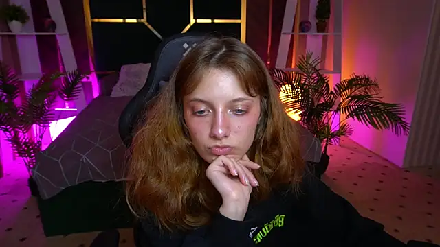 CuteeFoxy online show from 18, 11, 2025