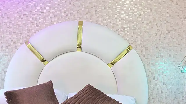 emmy rose25 online show from 11, 2, 2026