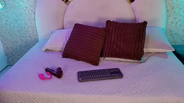 emmy rose25 online show from 20, 2, 2026